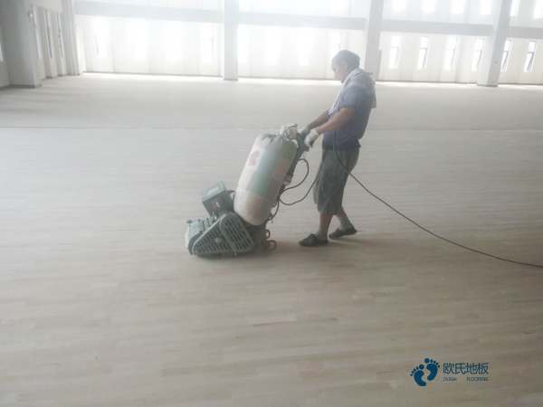 福建室內(nèi)運(yùn)動(dòng)木地板施工團(tuán)隊(duì)