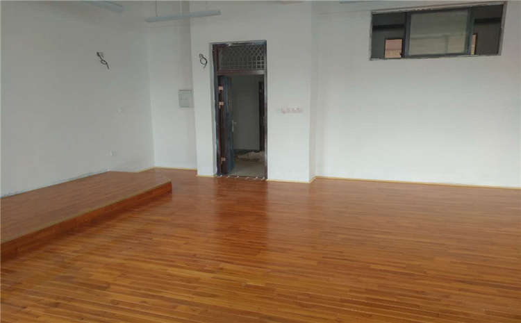 拼接板風(fēng)雨操場地板哪個(gè)品牌好?