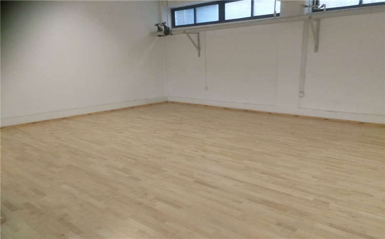 楓木體育運(yùn)動(dòng)地板施工技術(shù)
