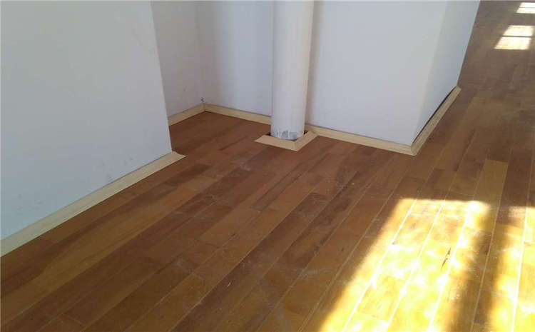 黑龍江楓木體育木地板怎么安裝