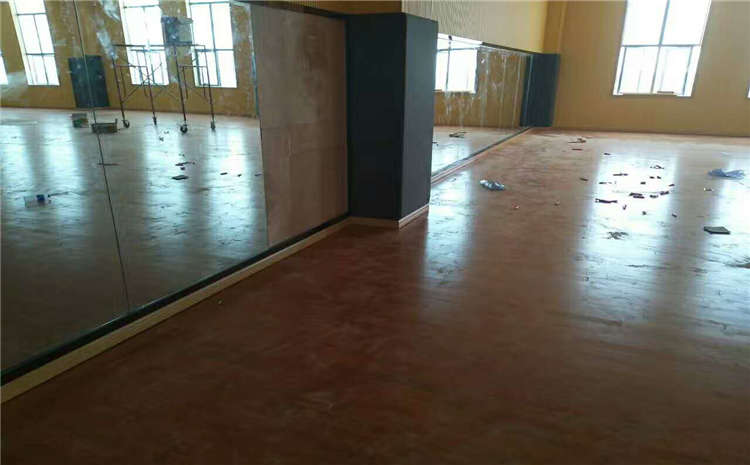 24厚實(shí)木運(yùn)動地板品牌廠家