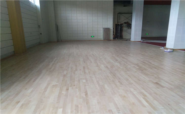 室內(nèi)籃球場(chǎng)木地板哪家公司好
