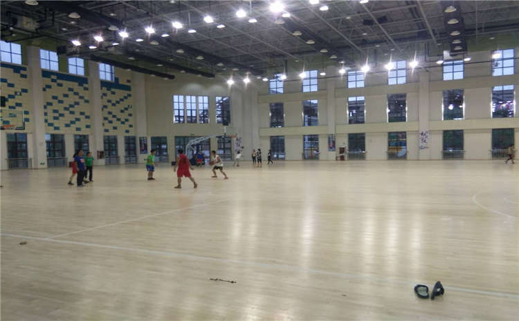 專業(yè)的舞臺實(shí)木地板造價是的多少?