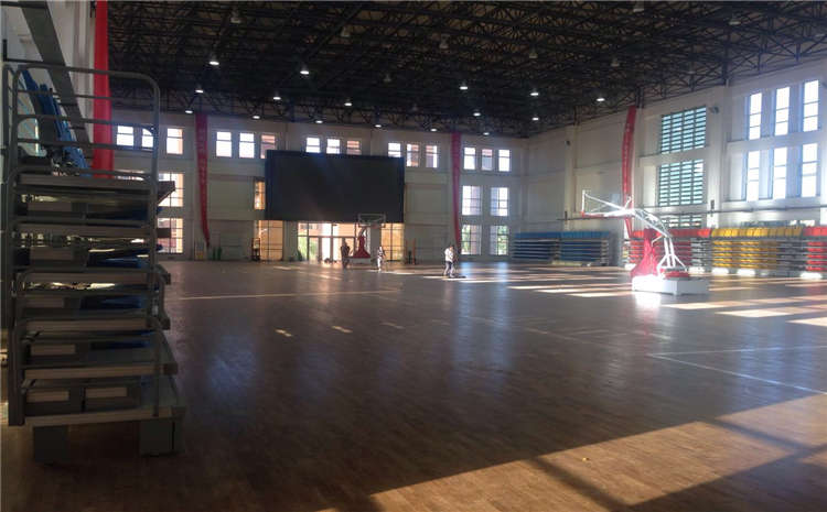 云南硬木企口體育場(chǎng)地板施工