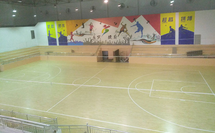 學(xué)校籃球運(yùn)動地板多少錢一平米？