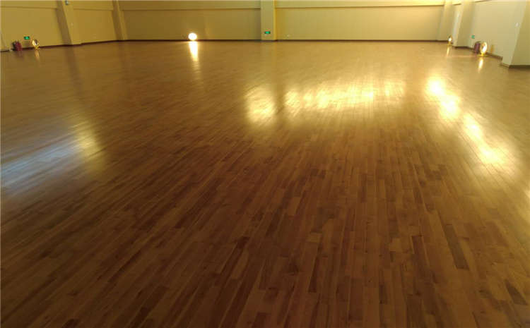 五角楓體育運(yùn)動(dòng)地板單層龍骨結(jié)構(gòu)