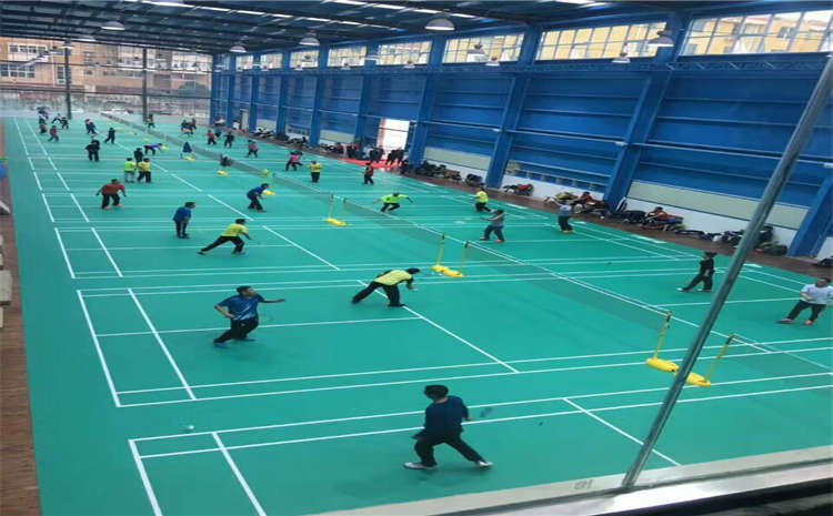 上海硬木企口體育木地板打磨翻新