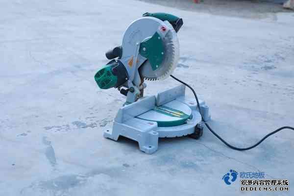 場館籃球場地板價(jià)格是多少